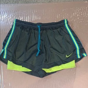 Dri-fit shorts s/ spandex under